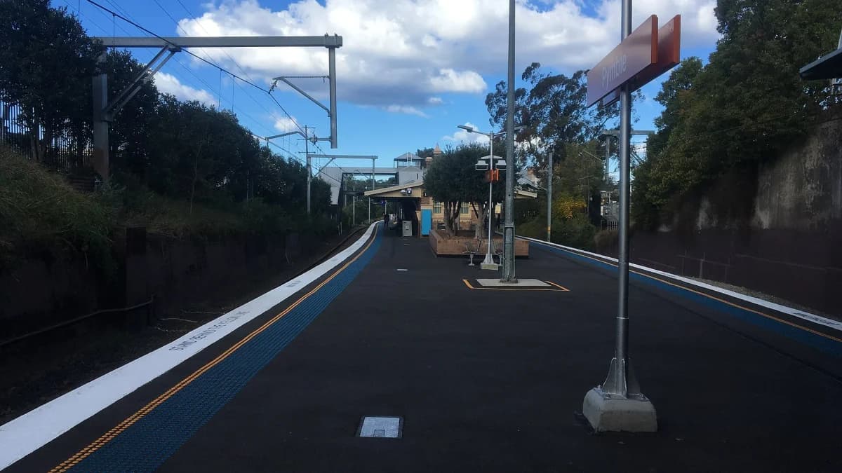 Pymble 火车站及 Upper North Shore 社区环境