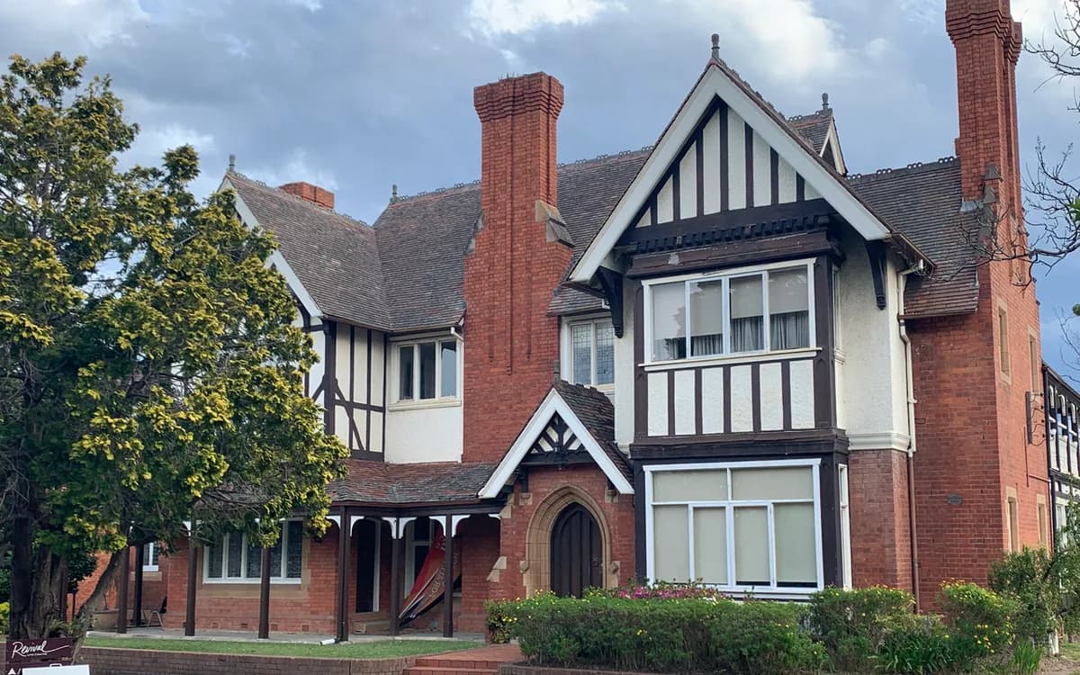 Historic West Maling residence in Penshurst